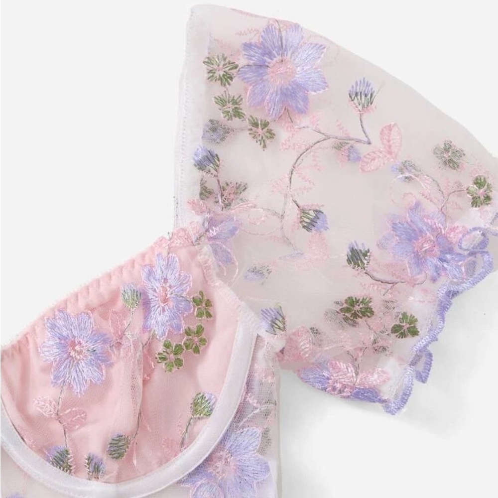 Pink Floral Embroidery Puff Sleeve Sweetheart Neck Top - Picture 6 of 10